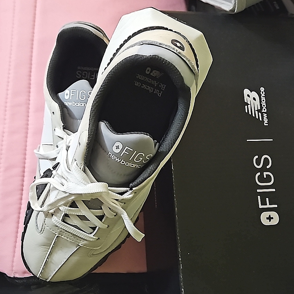 NEW in box New Balance XC72 Beige/White